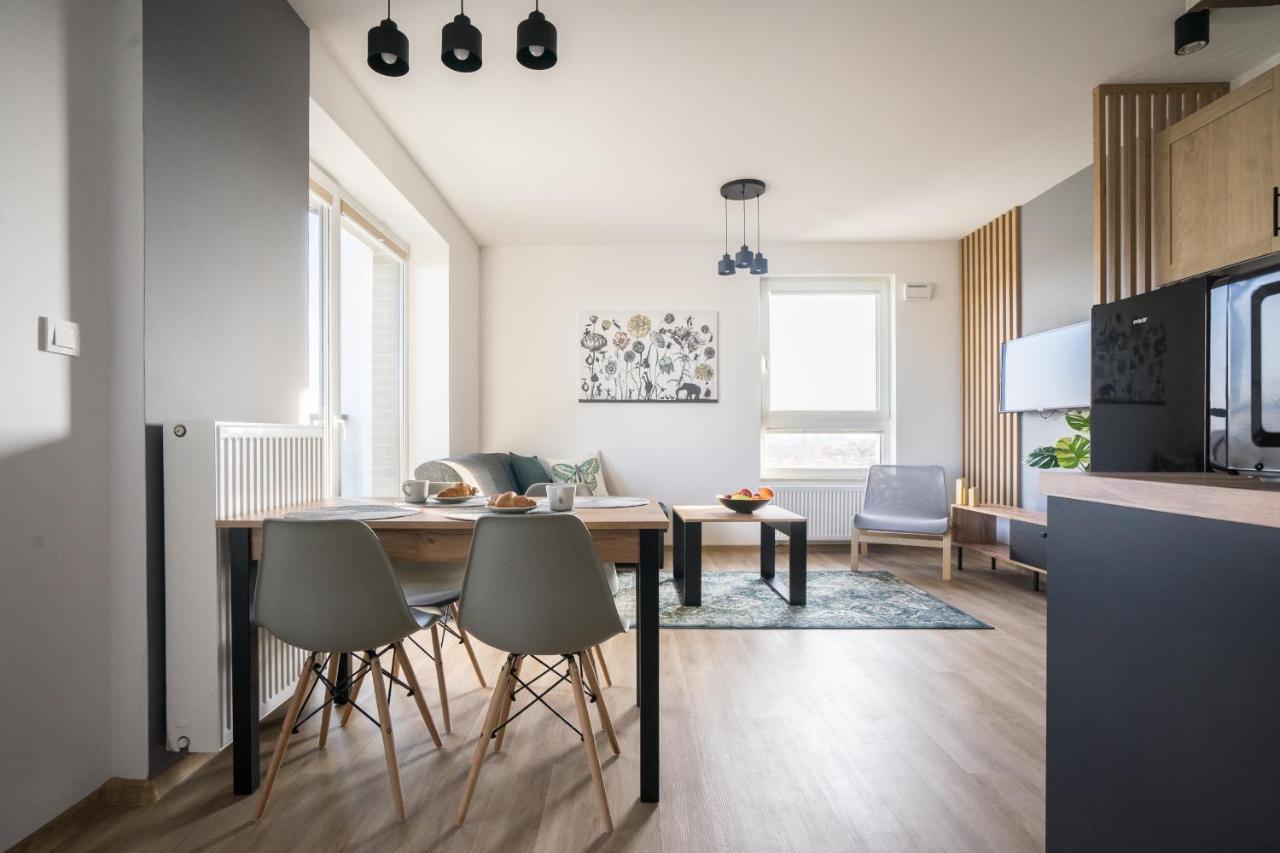 Bizapartments - Modern Flats With Parking Varsovia Exterior foto