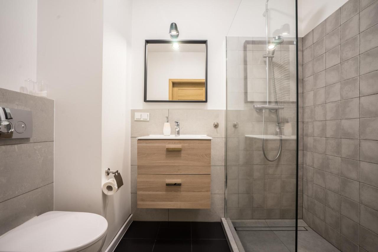 Bizapartments - Modern Flats With Parking Varsovia Exterior foto
