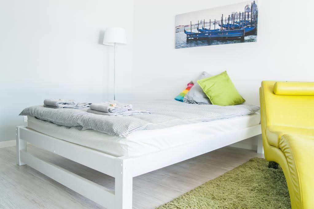 Bizapartments - Modern Flats With Parking Varsovia Exterior foto